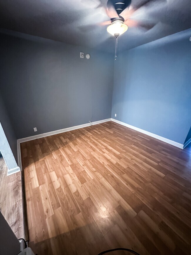 Living Room - 611 Walnut Ave Unidad B