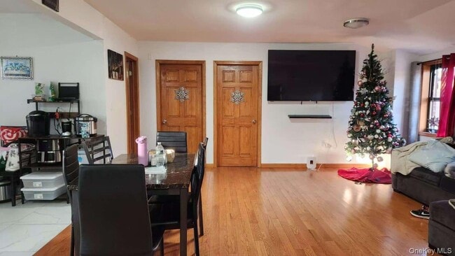 Photo - 119-25 9th Ave