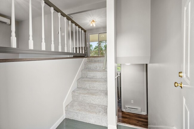 Photo - For rent in Eastman Heights, Milford: Room...
