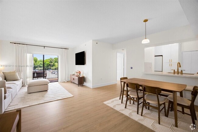 Building Photo - 9340 Fontainebleau Blvd Unit W312 Rental