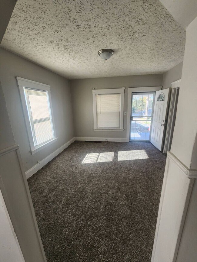 Photo - 739 E 165th St Unit Downstairs