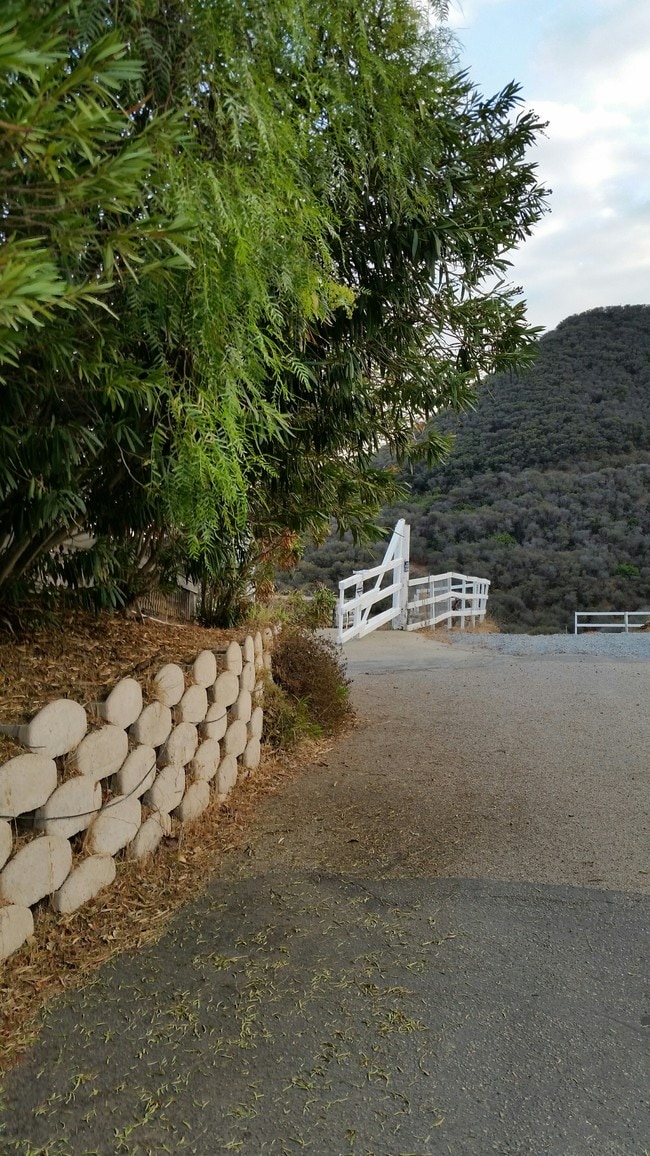 Photo - 33360 Decker School Rd