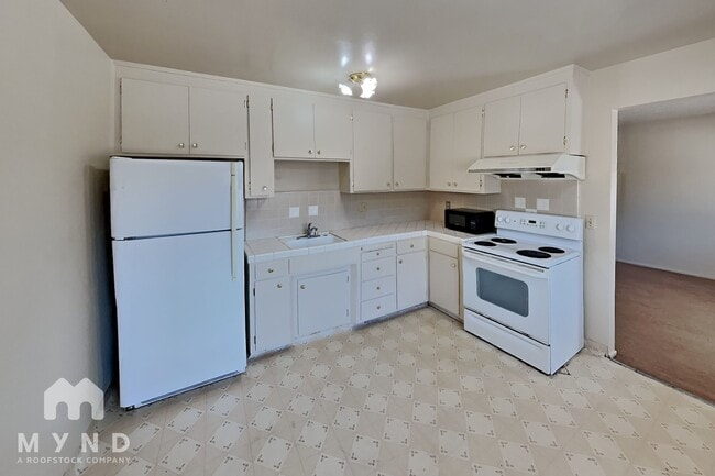 Photo - 481 Auburn Way Unit 4