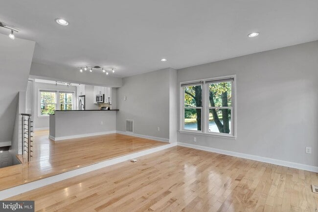 Photo - 6146 Brook Dr