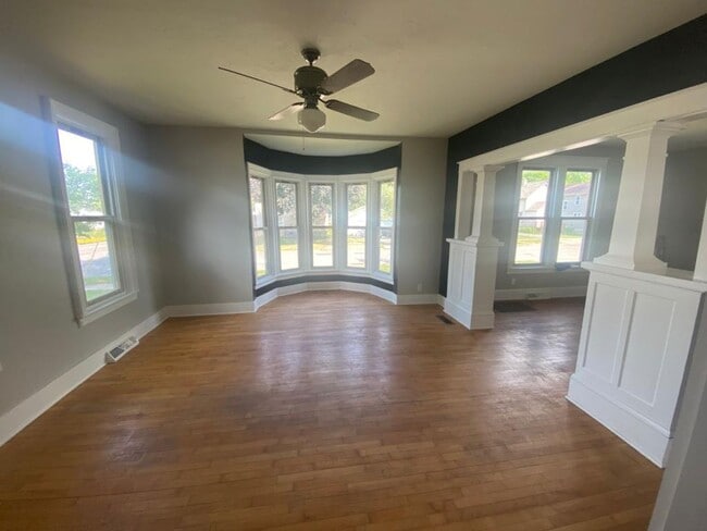 Photo - **SPACIOUS HOUSE FOR RENT**