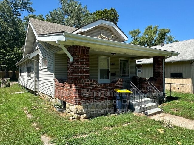 Photo - 6838 The Paseo