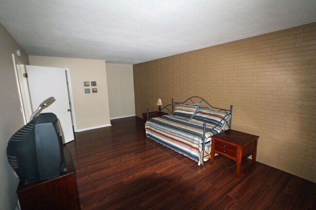 Photo - 3-bedroom, 3 bathroom furnished home in Saint Joseph