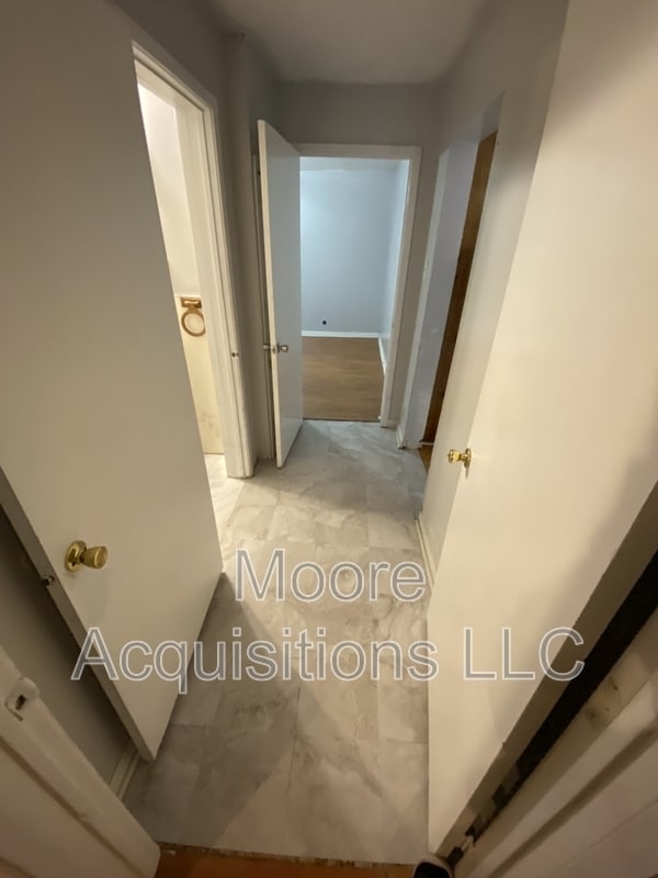 Photo - 810 W Day St