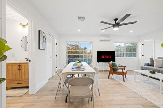 Photo - 3460 Armstrong St