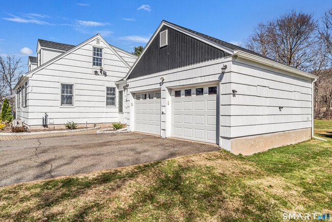 Photo - 466 High Hill Rd