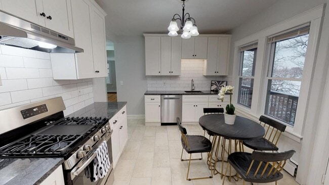 Photo - 110 Greenbrier St