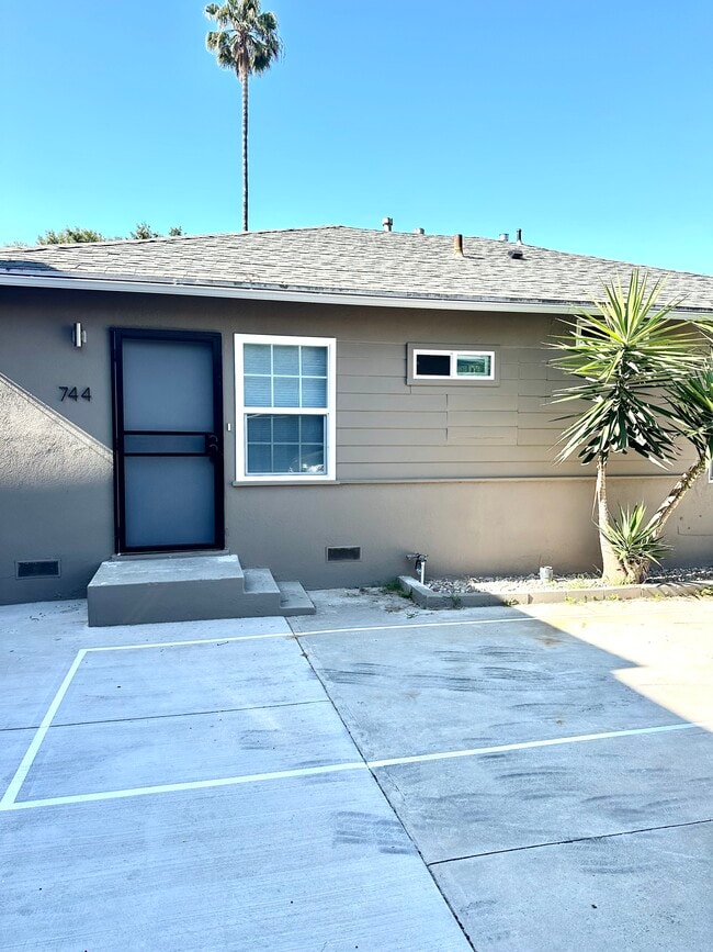 Photo - 742 Earlham St Unit 744