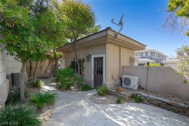 Photo - 724 Pinnacle Heights Ln