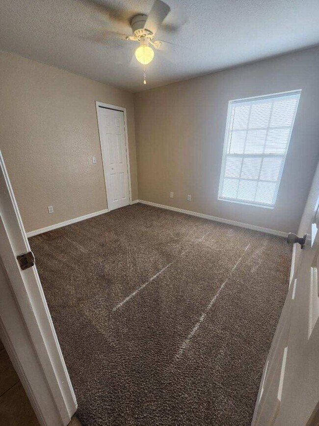 Photo - Three Bedroom Two Bath - Auburndale