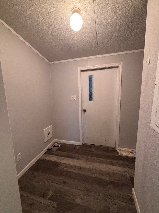 Photo - 231 6 Morris Ln