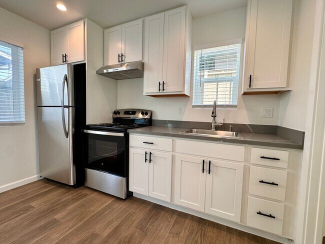 Photo - 1268 Prospect St Unit B