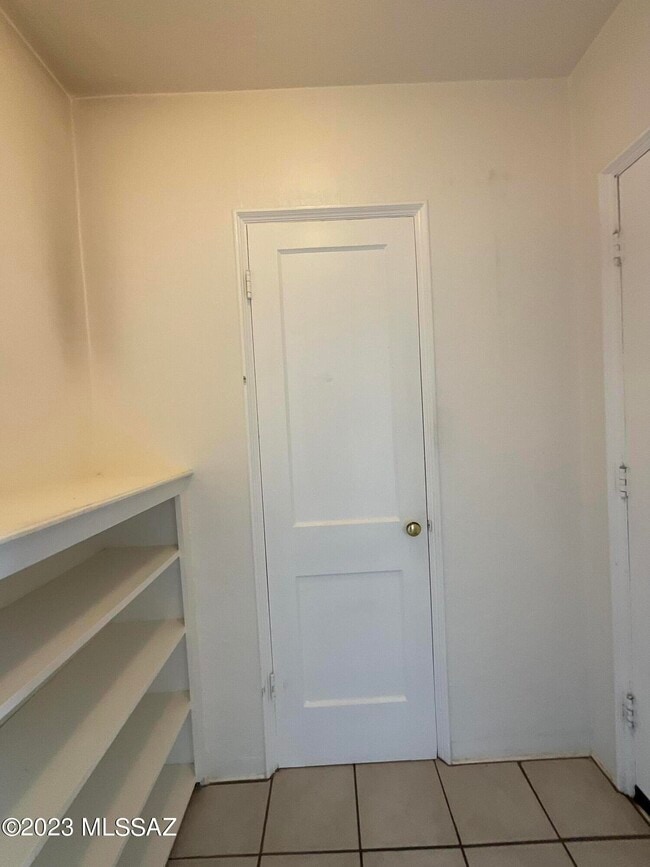 Photo - 2129 E 2nd St