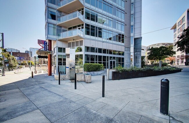 Photo - THE CIVIC IN GOOSE HOLLOW STUDIO BEDROOM CONDO!