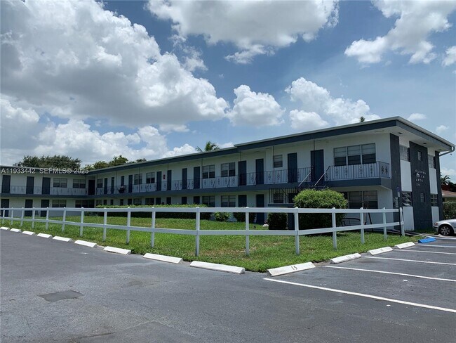 Photo - 2300 Pierce St Unit 3