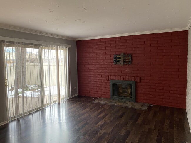 Photo - "Charming 2-Bed Townhouse Retreat in Denver – Spacious 1,240 Sq Ft with 1.5 Baths!" Unit 30