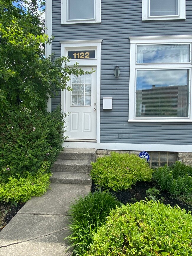 Photo - 1122 Summit St