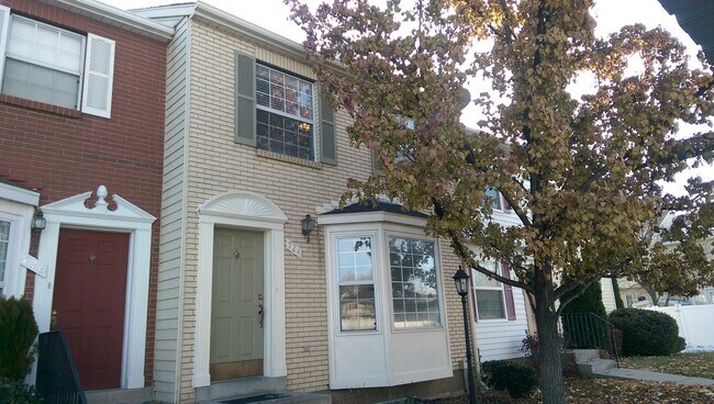 Photo - Great Town Home in Fantastic Location