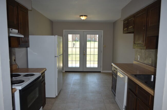 201-203 Maple Grove Way