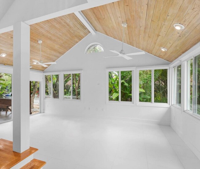Photo - 3945 Loquat Ave