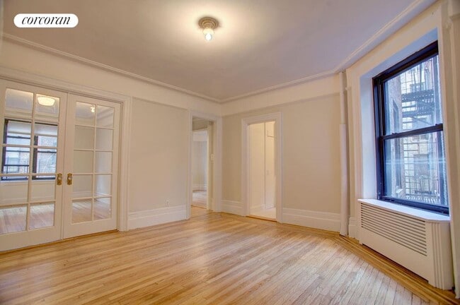 Building Photo - 158 W 81st St