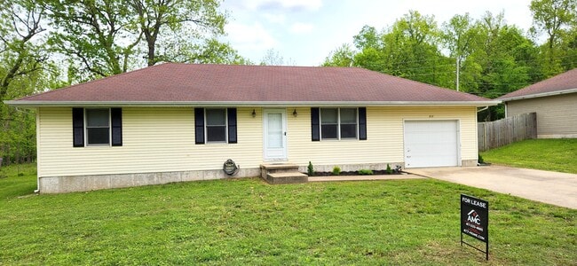 Photo - 310 S Basswood Ave