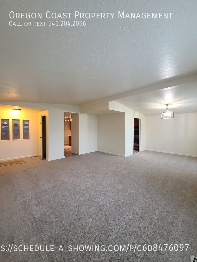 Photo - 7020 Glen Ave