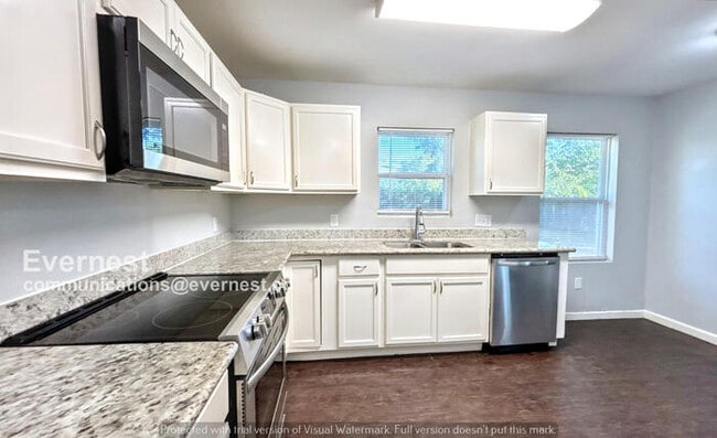 Photo - 2929 Sunbeam St