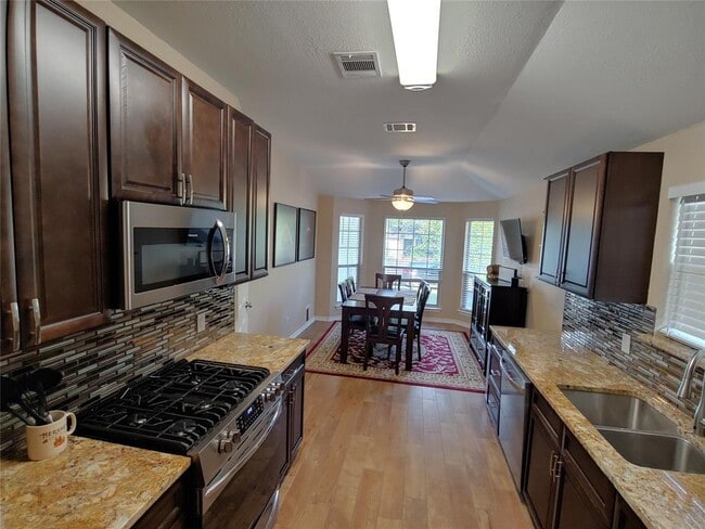 Photo - 8124 Tockington Way