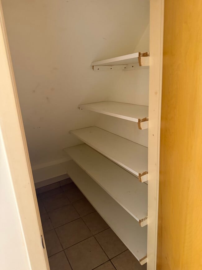 Photo - 284 Semton Blvd Unit Lower level