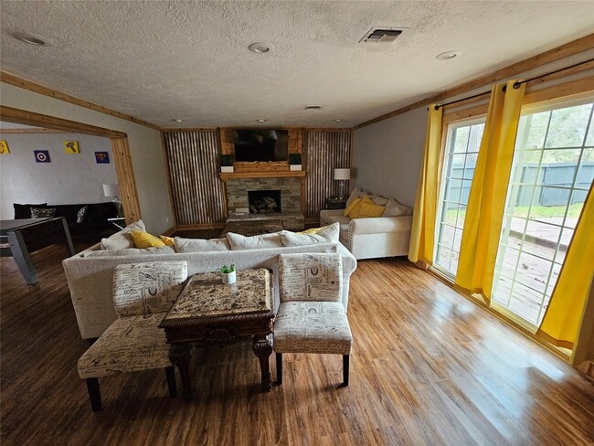 Photo - 17911 Beaver Creek Dr