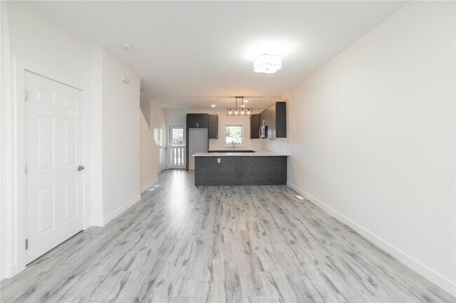 Photo - 92 Pilgrim Ave