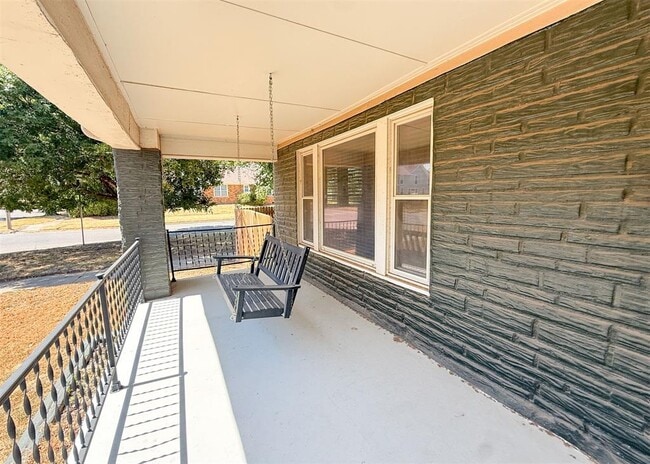 Photo - 1741 W Park Pl