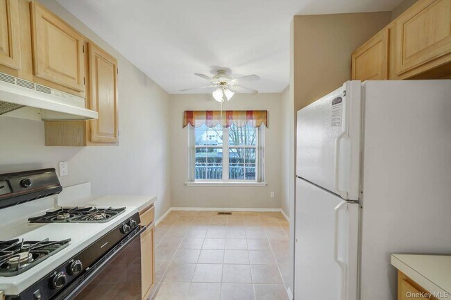 Photo - 18 Summerfield Cir