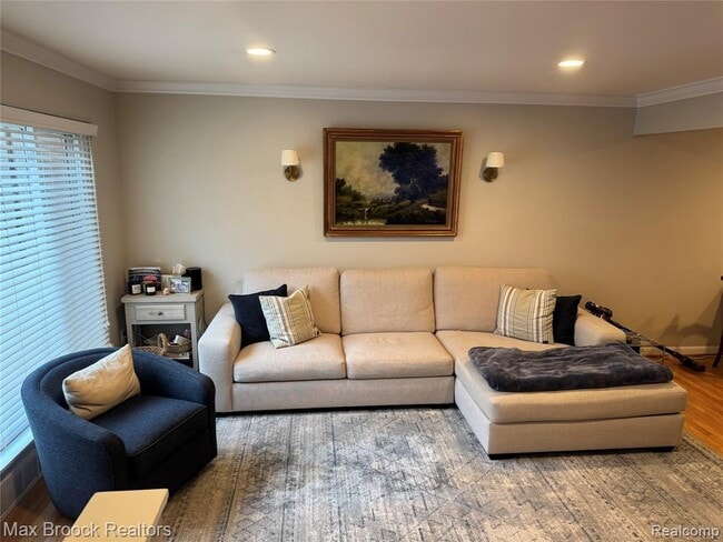 Photo - 383 W Brown St