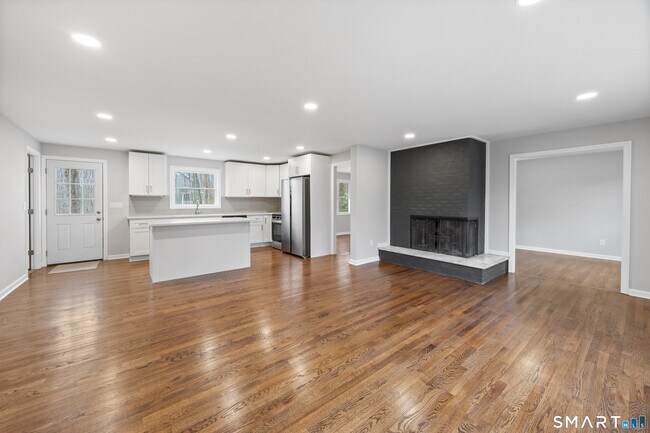 Photo - 90 Troiano Rd