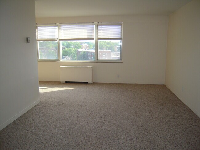 Photo - 11820 Edgewater Dr Unit 723