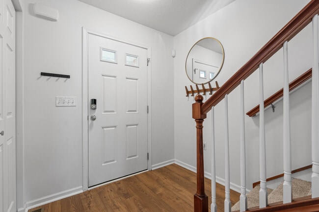 Photo - 111 Hermitage Ct