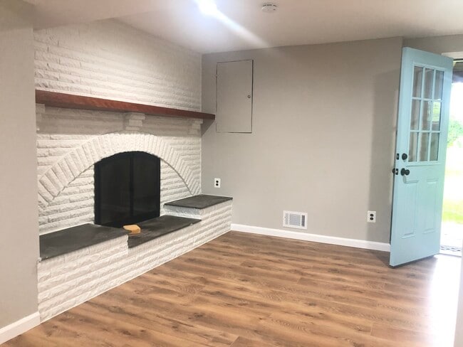 Photo - 13711 Pennsboro Dr Unidad Walkout Basement