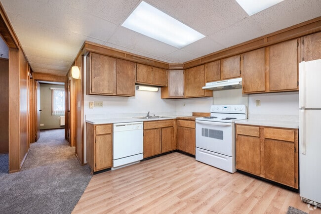 2BR, 1BA - 1100SF