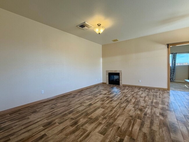 Photo - 1100 W Vulcan Ave