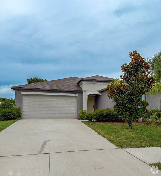 Building Photo - LIKE NEW 4-Bedroom, 2 Bath home in Triple ...