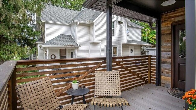 Photo - 1011 E Grand Ave