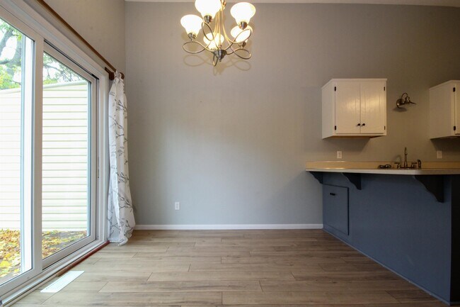 Photo - 4418 Clover Ln