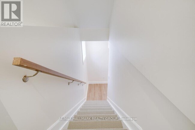 Photo - 956 Fisher Ave Unité C