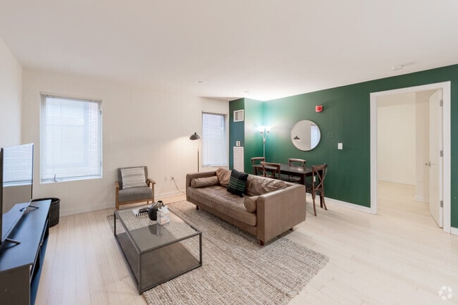 2 BR, 1 BA